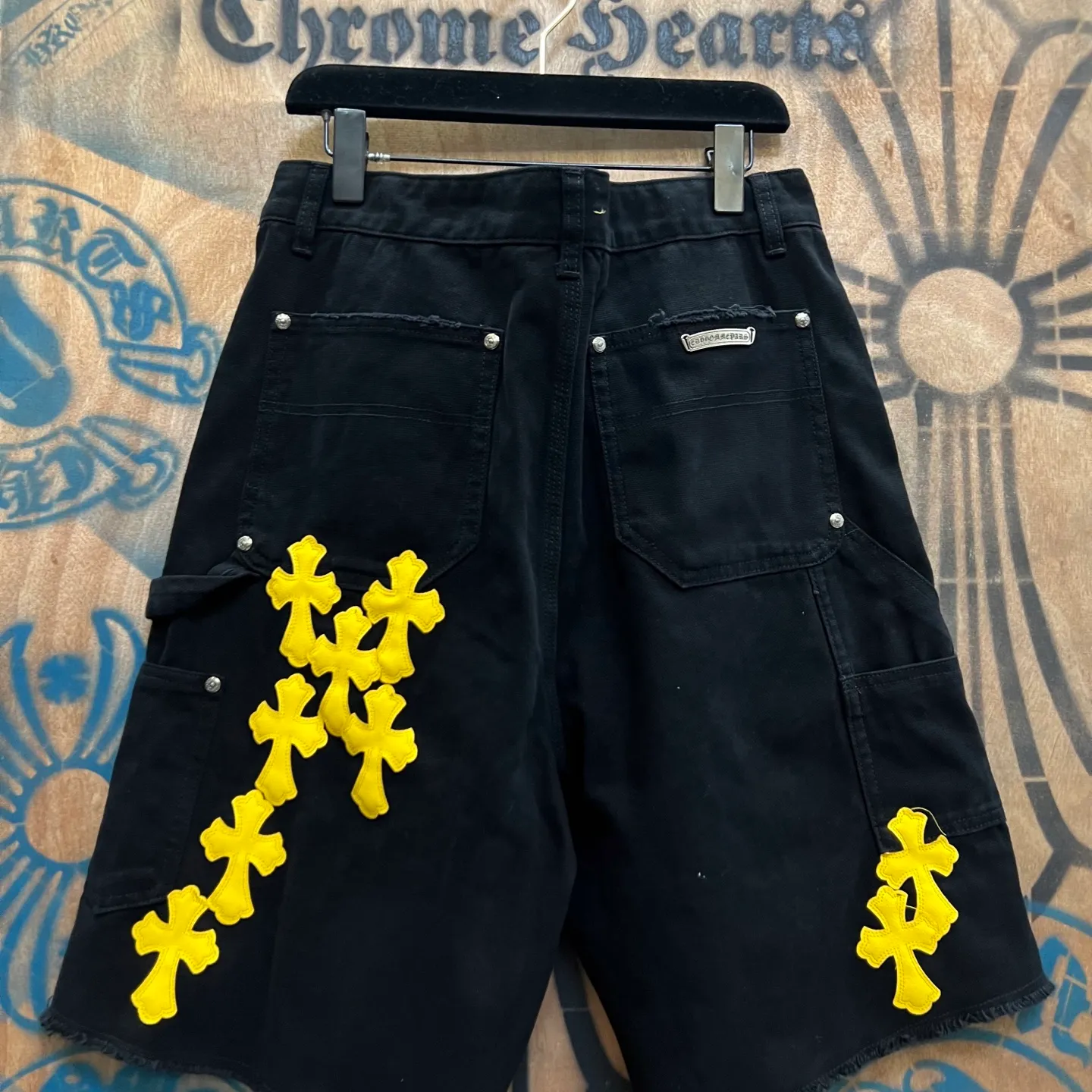 P520 chrome hearts limited series new city limited jeans Chrome Hearts city limited denim shorts vintage levis American made 501 505 517 base version remake Levis American made 501 base version imported sheepskin 925 silver remake Customers provide waist and pants length or height and weight. The studio will select the most suitable base version for you to remake. There are many people doing remakes in the market. Don’t belittle or comment. The difference is visible to the naked eye. See and compare for yourself #CHROME HEARTS Unisex style